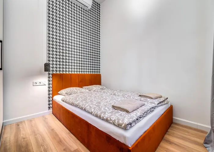D38 Central Suite *