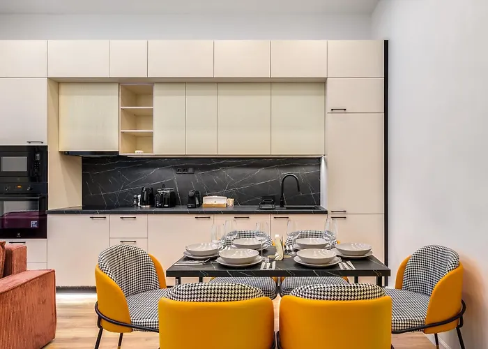 D38 Central Suite 아파트