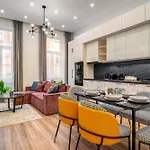 D38 Apartment *
